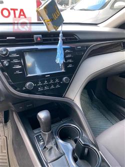 تۆیۆتا کامری